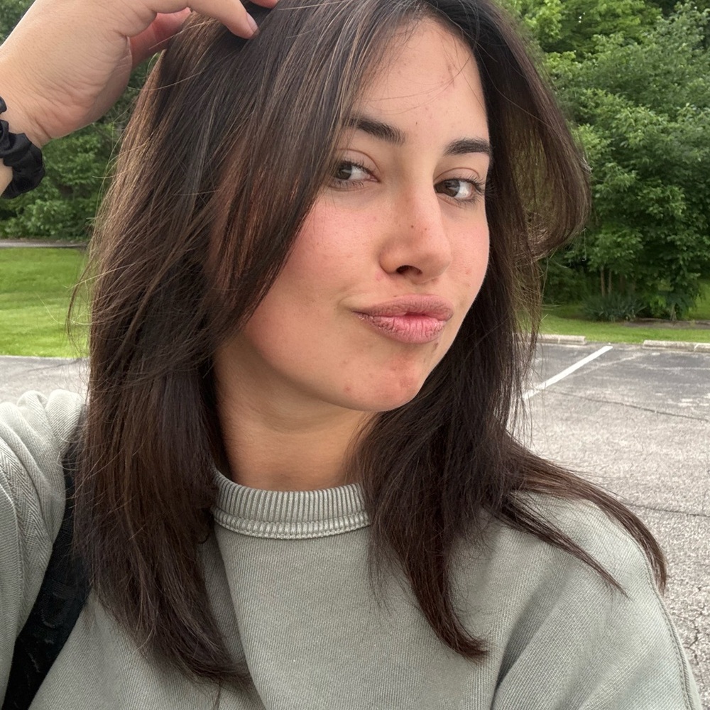 Meet your Posher, Elle hassman